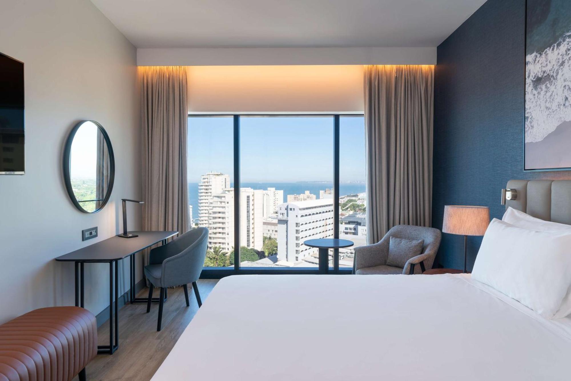 Radisson Blu Hotel, Durban Umhlanga エクステリア 写真