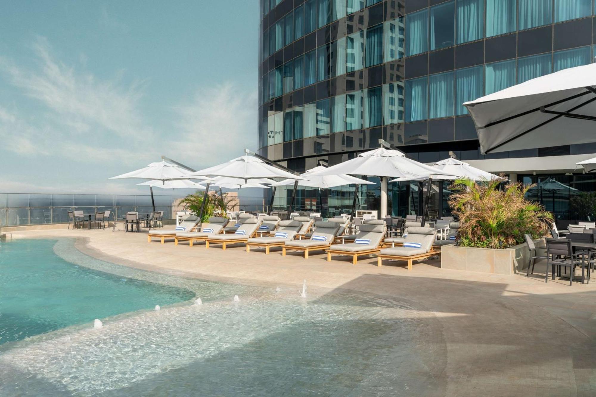 Radisson Blu Hotel, Durban Umhlanga エクステリア 写真